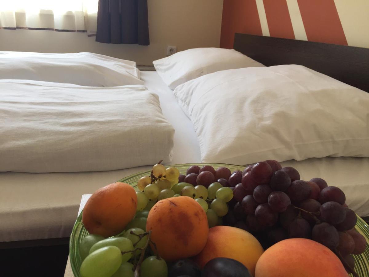 City Hotel Agoston Peçuy Dış mekan fotoğraf