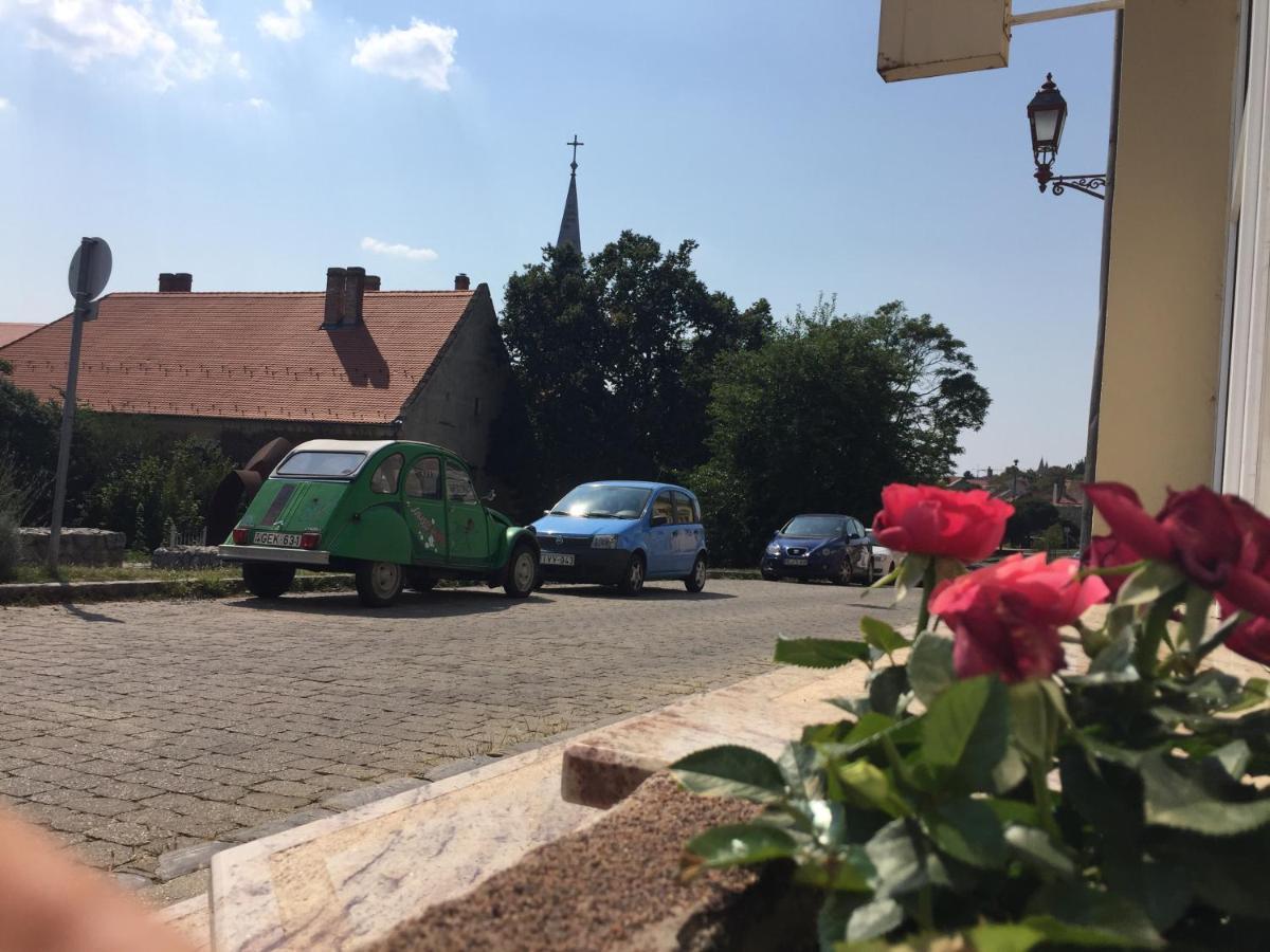 City Hotel Agoston Peçuy Dış mekan fotoğraf