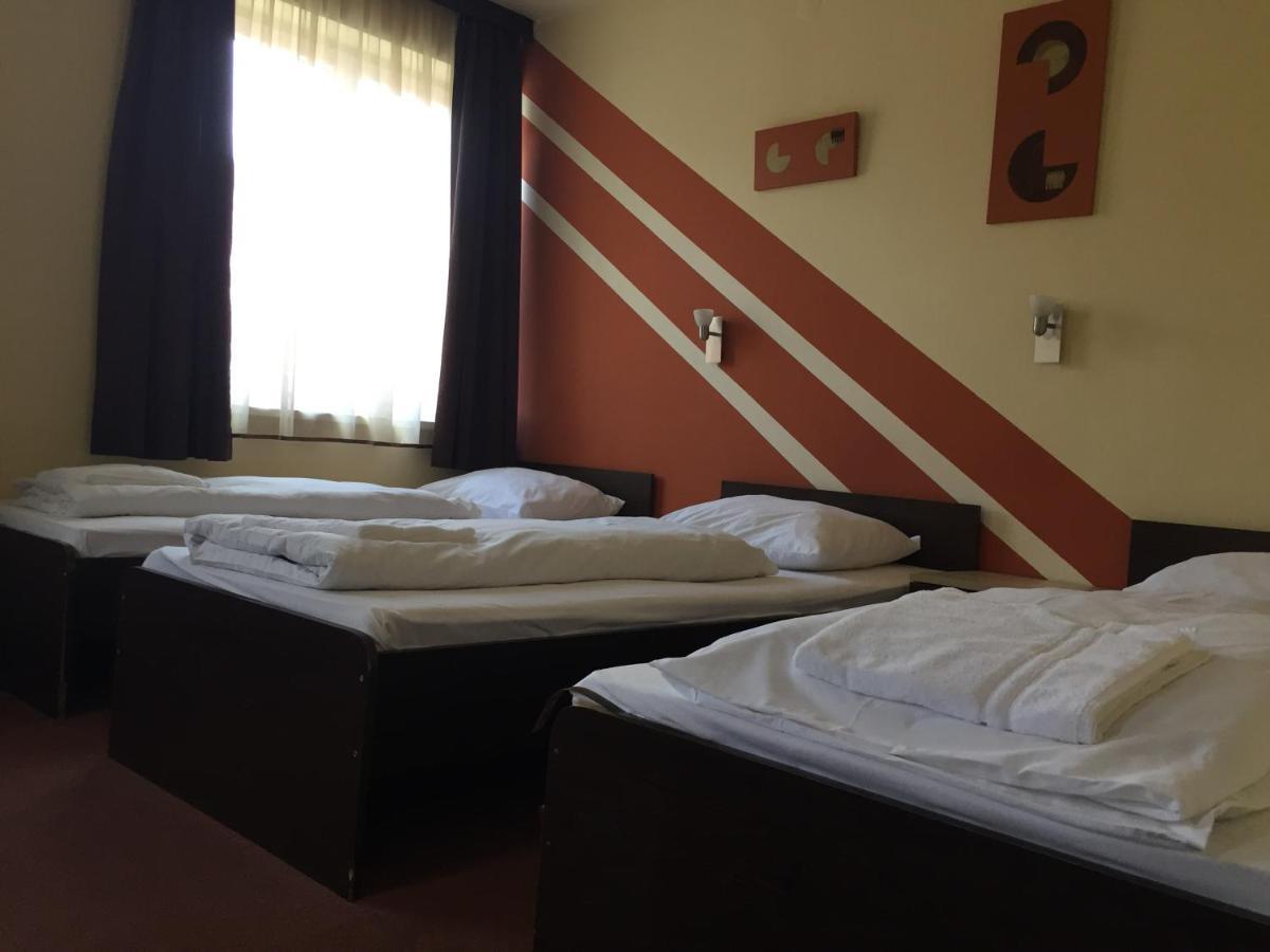 City Hotel Agoston Peçuy Dış mekan fotoğraf