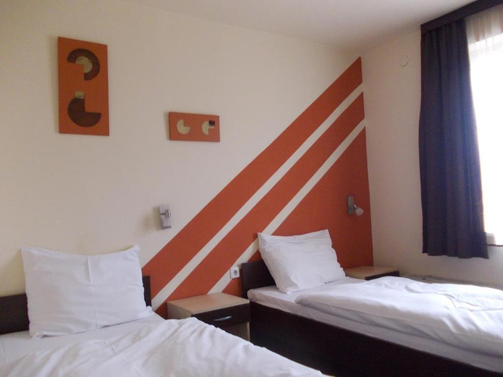 City Hotel Agoston Peçuy Dış mekan fotoğraf